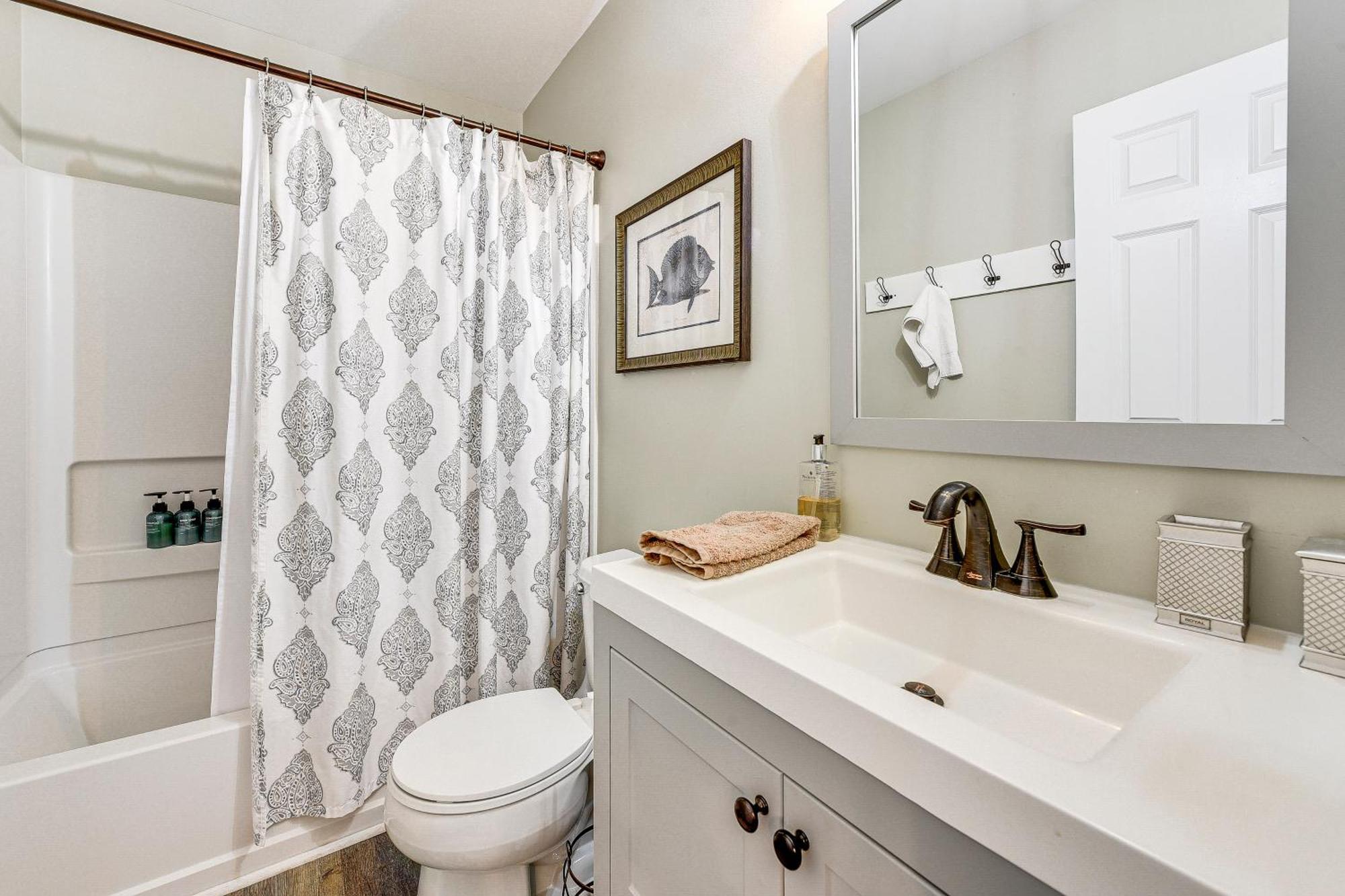 Cheerful Bluffton Townhome 1 Mi To Old Town! Exterior photo