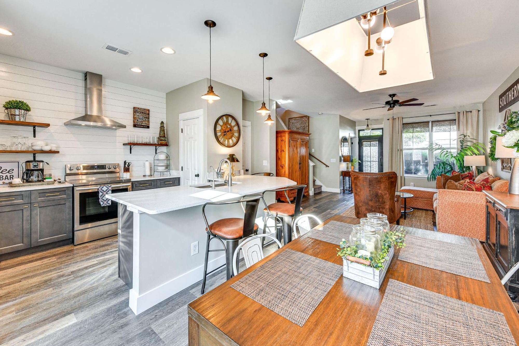 Cheerful Bluffton Townhome 1 Mi To Old Town! Exterior photo