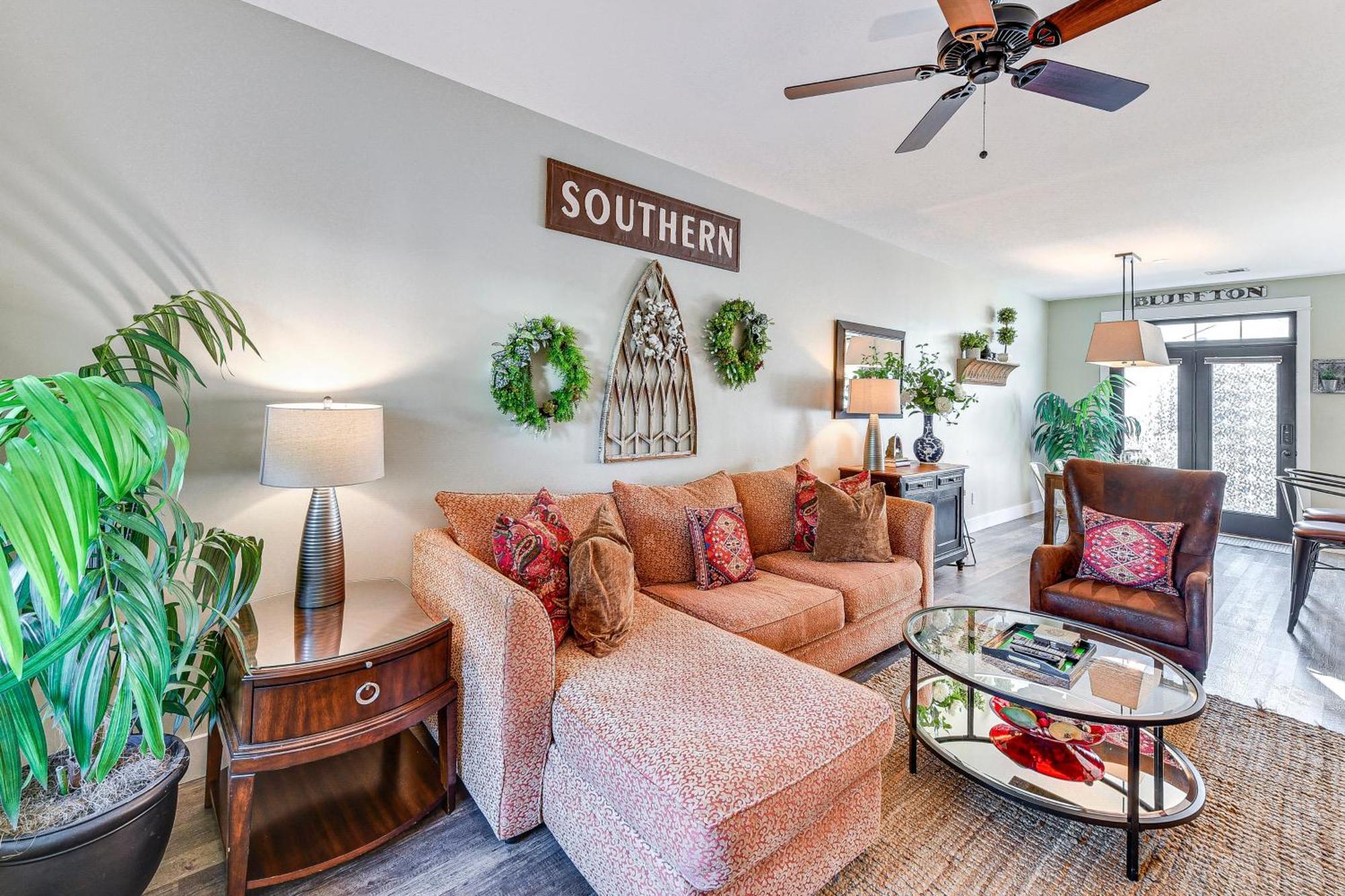 Cheerful Bluffton Townhome 1 Mi To Old Town! Exterior photo